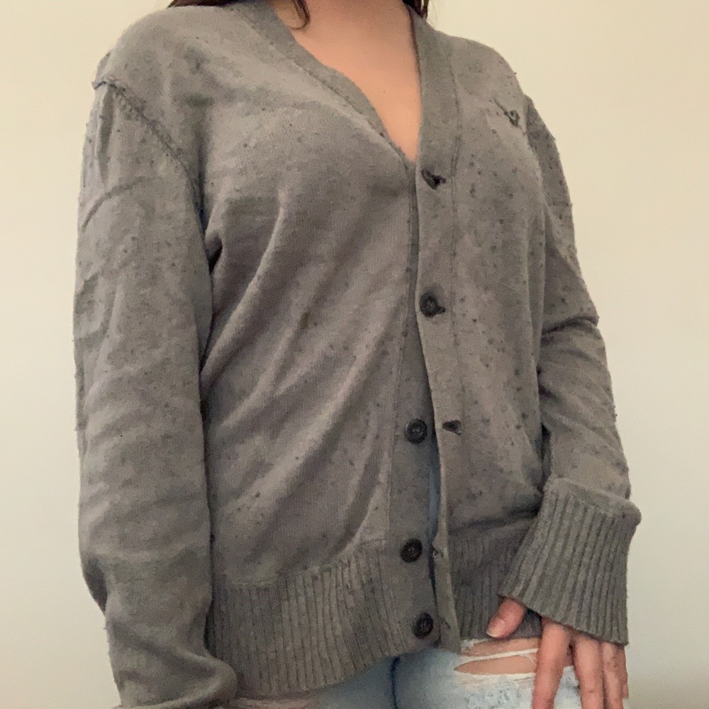 American Eagle Vintage Fit Grey Button Cardigan✨